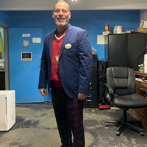 Meet your Posher, Troy